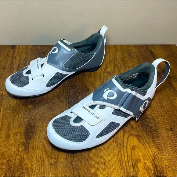 Pearl Izumi TRI Fly V Carbon Cycling Shoe White/Black Women’s Size 11/EU 43